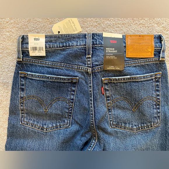 LEVIS WEDGIE STRAIGHT FIT WOMEN'S JEANS - Picture 5 of 5
